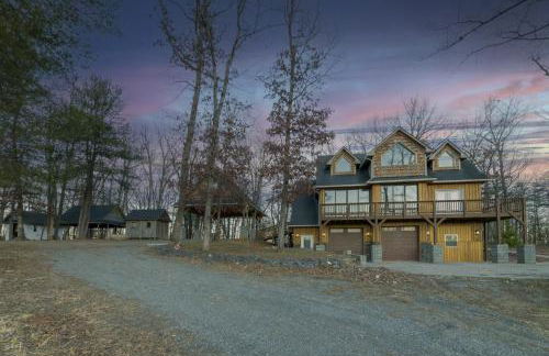 Ridgetop Hideaway 12-Guest Oasis with Hot Tub & Epic Views Near Winery Tours & Trails - Pets are allowed by request - Foto 8