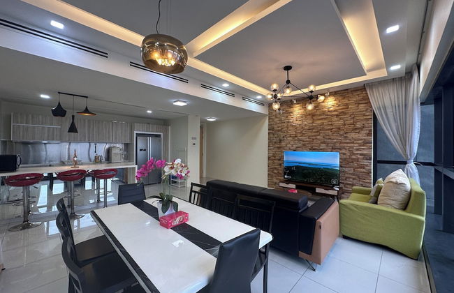 Skyline Luxe 4BR Retreat with En-suites - Foto 38