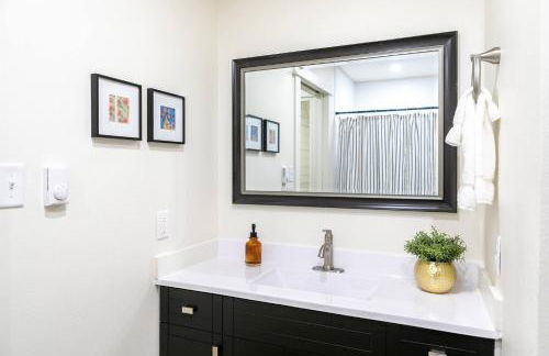 Charming Historic Upper | Walk to Downtown, Lakes - Foto 15