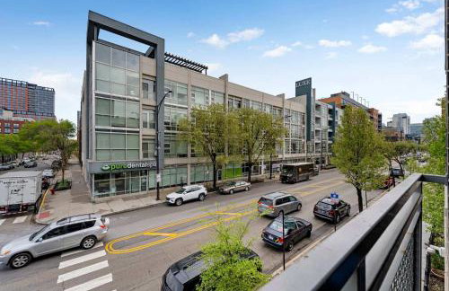 1 Free Parking Gym Balcony Sleeps 10 - Photo 33