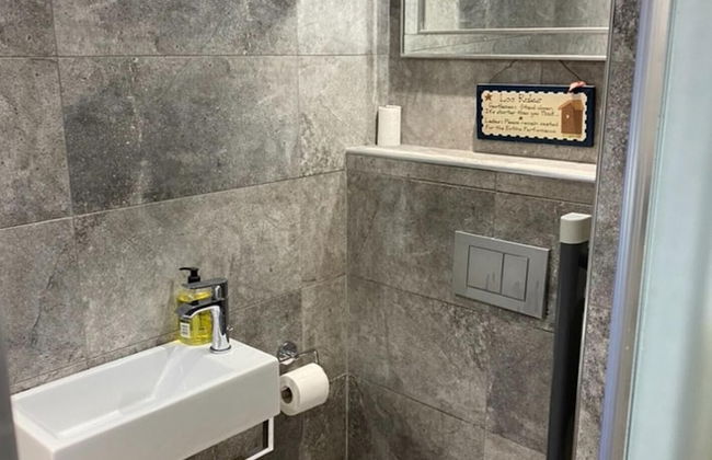 Oakwood Cabin Retreat in Bexleyheath - Foto 13