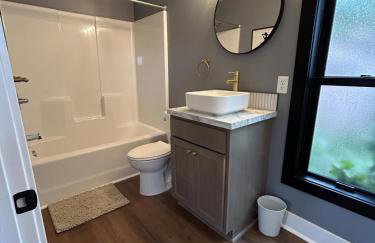 Victorian Queen Getaway Unit C Washerdryer - Foto 11