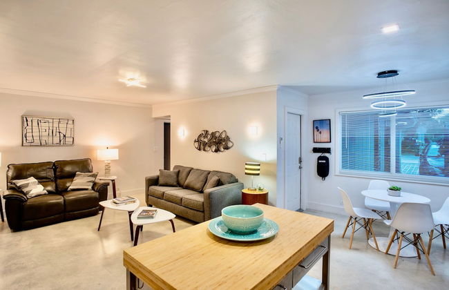 Walk to Wilton Drive - Spacious Quiet Villa 2 HOT TUB - Foto 8