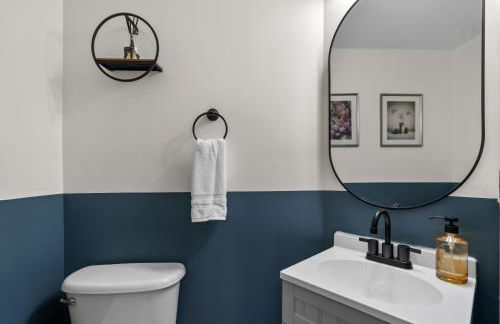 5 BedRooms Family retreat with GameRoom Near DC & Qunatico - Photo 36