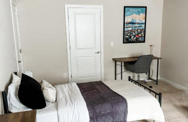 Elegant & Modern Plymouth 3-bed 25-bath Townhome - Foto 15