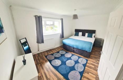 2 Bed Spacious Apartment, Sleeps 4, Free Wifi, Free Parking, Amenities Nearby, Good Transport Links Nearby, Contractors and Holidays - Foto 9