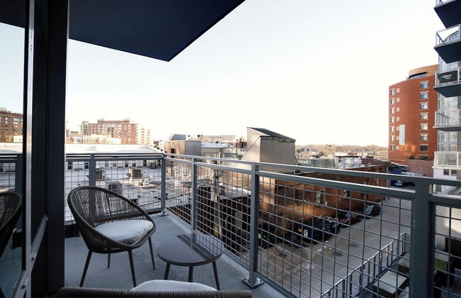 Stylish Apartment Steps from the Metro - Foto 67