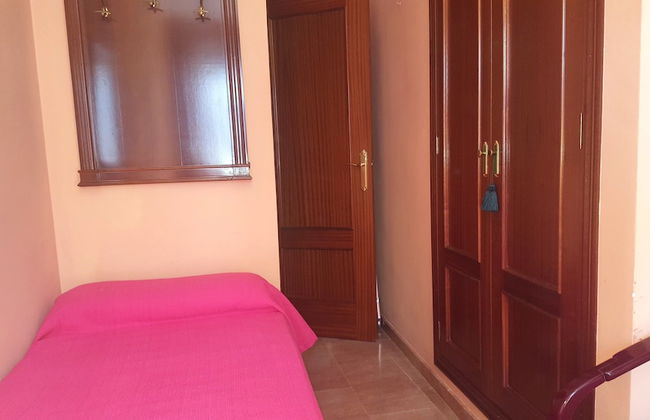 Piso junto a Jardines de la Victoria y Renfe - Photo 6