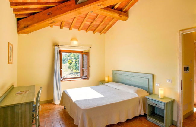 Farmhouse in Tuscany Near Anghiari - Photo 4