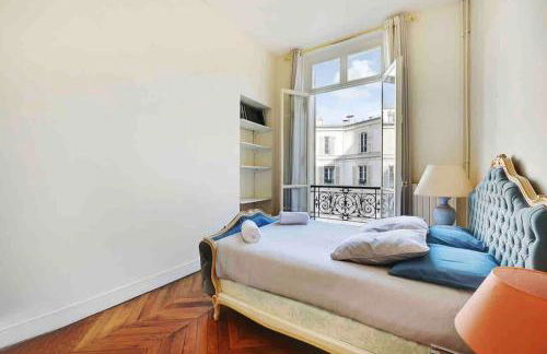 Champs Élysées : Appartement 200 m2 avec balcon - Foto 12