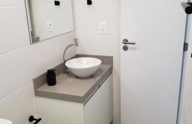 Apartamento em Condomínio Clube frente à praia do Campeche - Foto 23