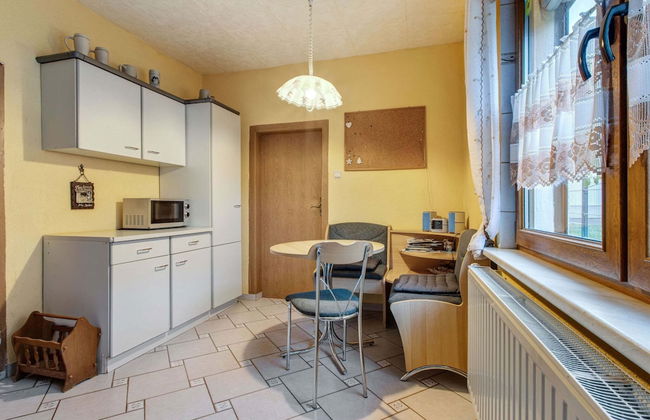 Holiday Home in Thuringia With Private Terrace, use of a Garden and Pool - Photo 12