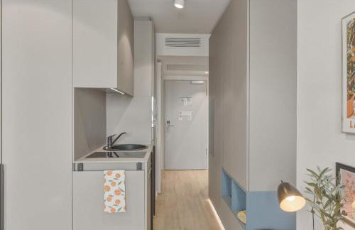 Business suite with skyline view with parking space - Foto 11