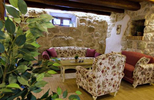 Villa Falcon Rook - Four-Bedroom Villa with Terrace and Swimming Pool - Photo 37