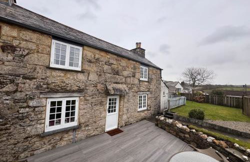 3 Double Bed Character Cottage in Quiet Hamlet - Photo 1