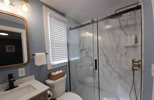 Whole house in Walker's Point + Parking + A/C - Foto 25