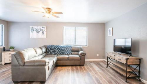 WOOD INN Cozy 2BD over the bridge - Foto 2