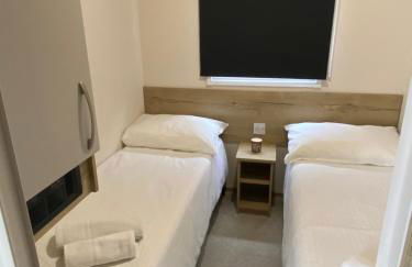 Modern & Homley 3BR Caravan - Foto 16