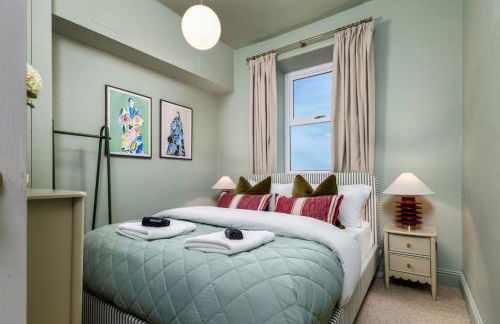 Modern 1-Bed Retreat by Stirling Train Station - Photo 3