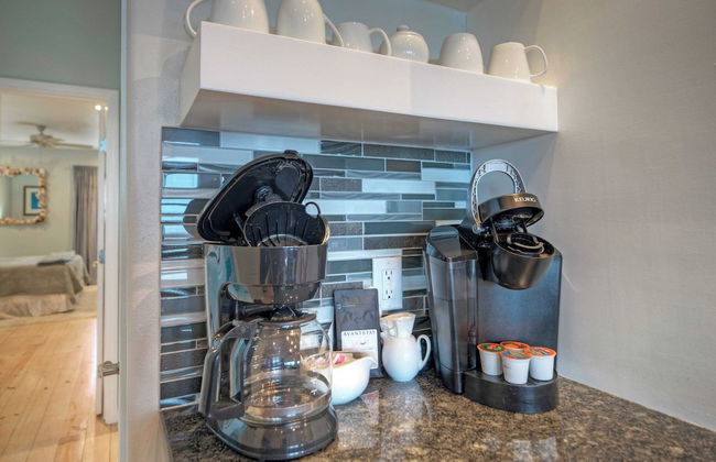 Waterfront, Shared Boat Dock & Pool w/ Views Ariels Grotto by Avantstay - Foto 15