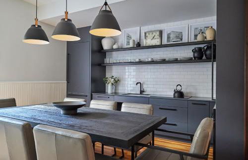 The Docent's Collection - Photo 17