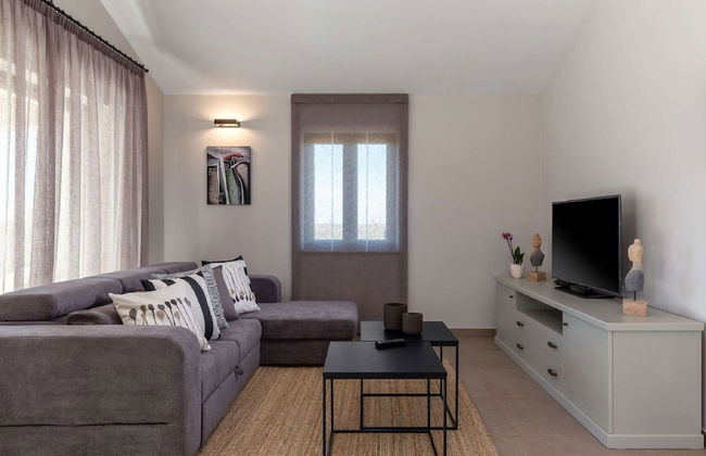 Gorgeous Villa With Pool and Terrace Surrounded by Nature - Foto 9