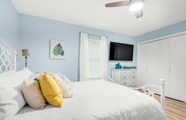 The Pal House - Photo 1