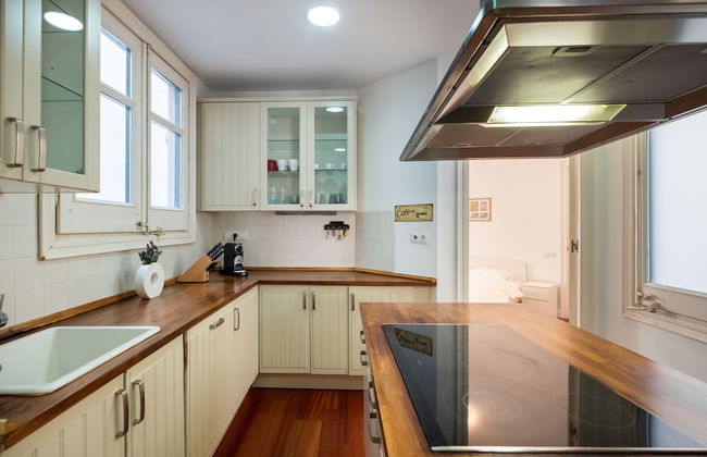 Stunning 4BR Apart in Sagrada Familia - Photo 18