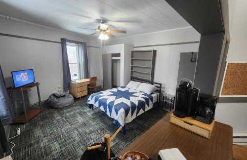 K5 2nd Floor Studio Near MTU, Keweenaw, Great Rates - Foto 2