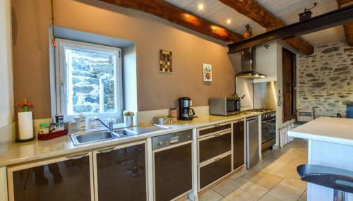 Holiday Home in Saint-Beauzire with Garden and Private Terrace - Foto 3