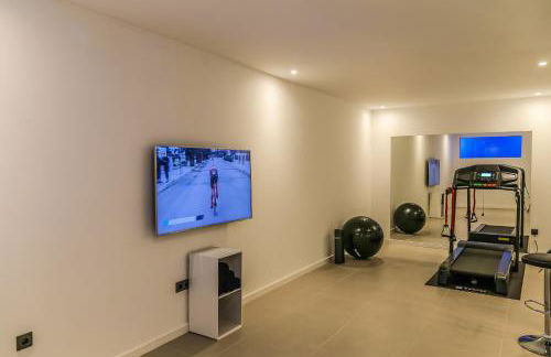 A&M House II Luxury Holidays Home - Photo 6