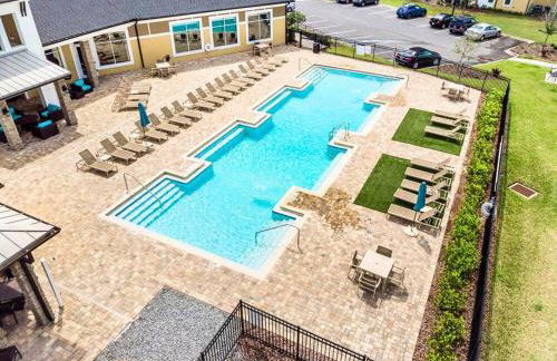 3BR Family Suite with Games & Pool - Foto 20