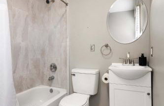 Historic CozySuites 4BR 2BA with a modern touch - Foto 30