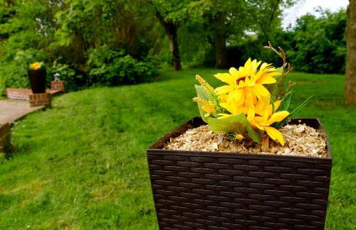 Deluxe 2 Bed Versace Bungalow Hot Tub, Sky TV, Cinema Screen Saffron Walden - Foto 26