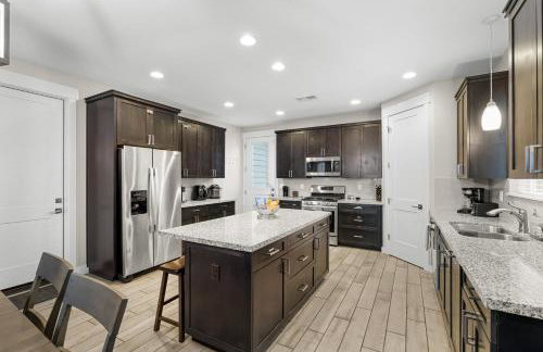 Modern Flagstaff Getaway with Mountain Charm. - Foto 11