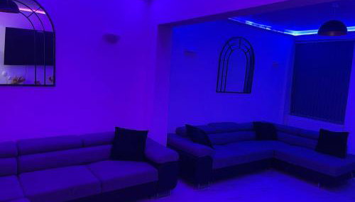 Short Stopzzz & Indoor Hot Tub - Foto 4