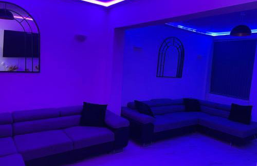Short Stopzzz & Indoor Hot Tub - Foto 4