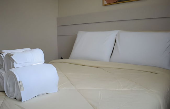 APTO prox Ponte amizade 5 pessoas com AC - Foto 2