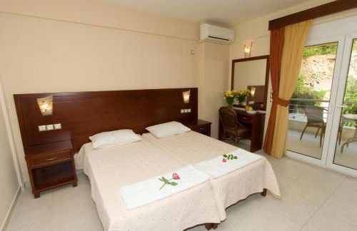 Hotel Viana - Photo 20