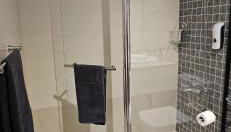 Magnífica Isla de la playa Fórum y CCIB - Photo 4, Shower