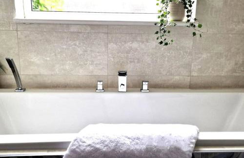 The Blue house on the wall - Foto 51