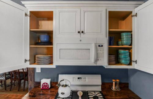 Historic Charm: Spacious 4BR Retreat Sleeps 11 - Holiday Home - Foto 18