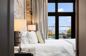 Luxury TC Loft: Historic Condo! - Foto 38