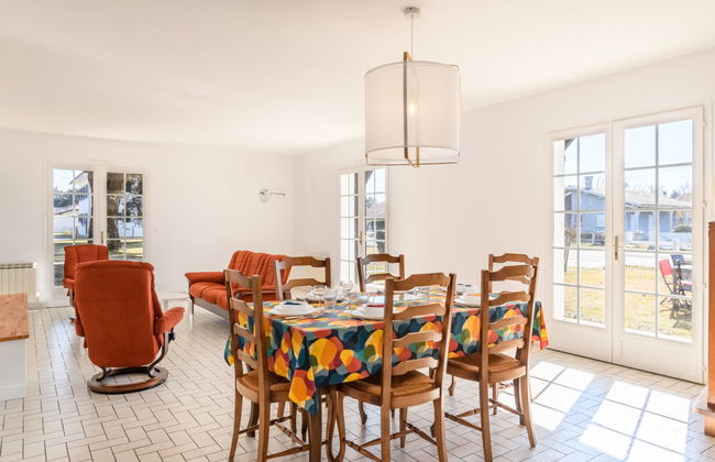 4 bedroom House in Lit-et-Mixe with garden and terrace - Photo 2