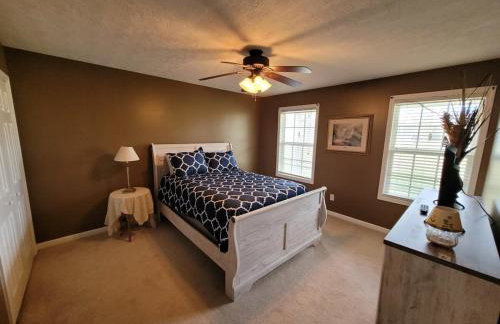 Fenced backyard! 6 miles to Cookeville Boat Dock! - Foto 24