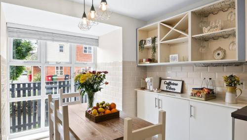 Radiant Retreat Ideal for LegoLand, Windsor, & LHR - Foto 5