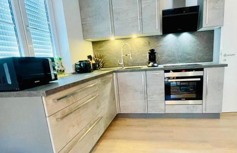 The Villa Toscana, a serene retreat in Center of Friedrichshafen City with lush green lawns, terrace & private garage- Lidl, Bakery walking distance- Bodenseecenter, Sportsbad 3 mins, Lake 7 mins - Foto 20