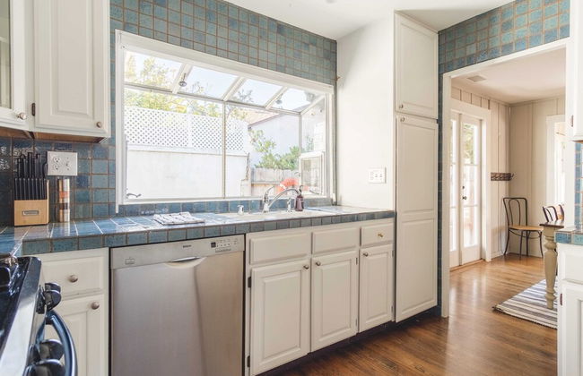 Topaz By Avantstay Adorable Cottage Walking Distance to Beach w/ Large Patio - Foto 24