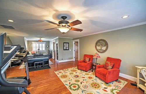 Spacious and Stunning Cleveland Getaway on 1 Acre - Foto 8