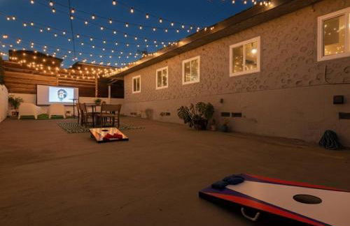 Movie Night 4BR Home with Projector Games & BBQ - Foto 46